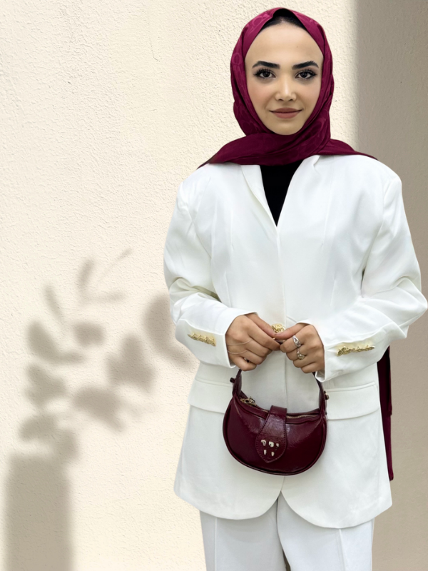 Yeni Sezon Kadın Giyim Trendleri: 2025 İlkbahar/Yaz Rehberi