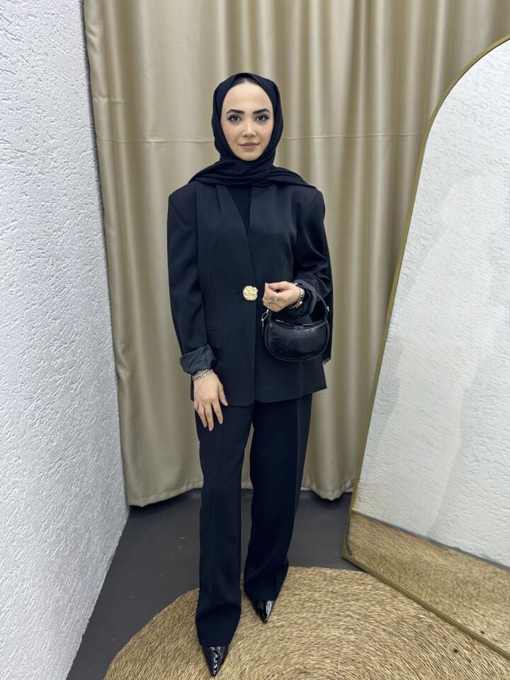 Gold Düğmeli Kumaş Ceket (Siyah)